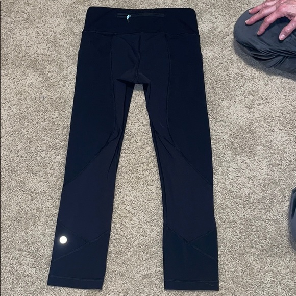 NWOT cropped Lululemon leggings! - Picture 4 of 7